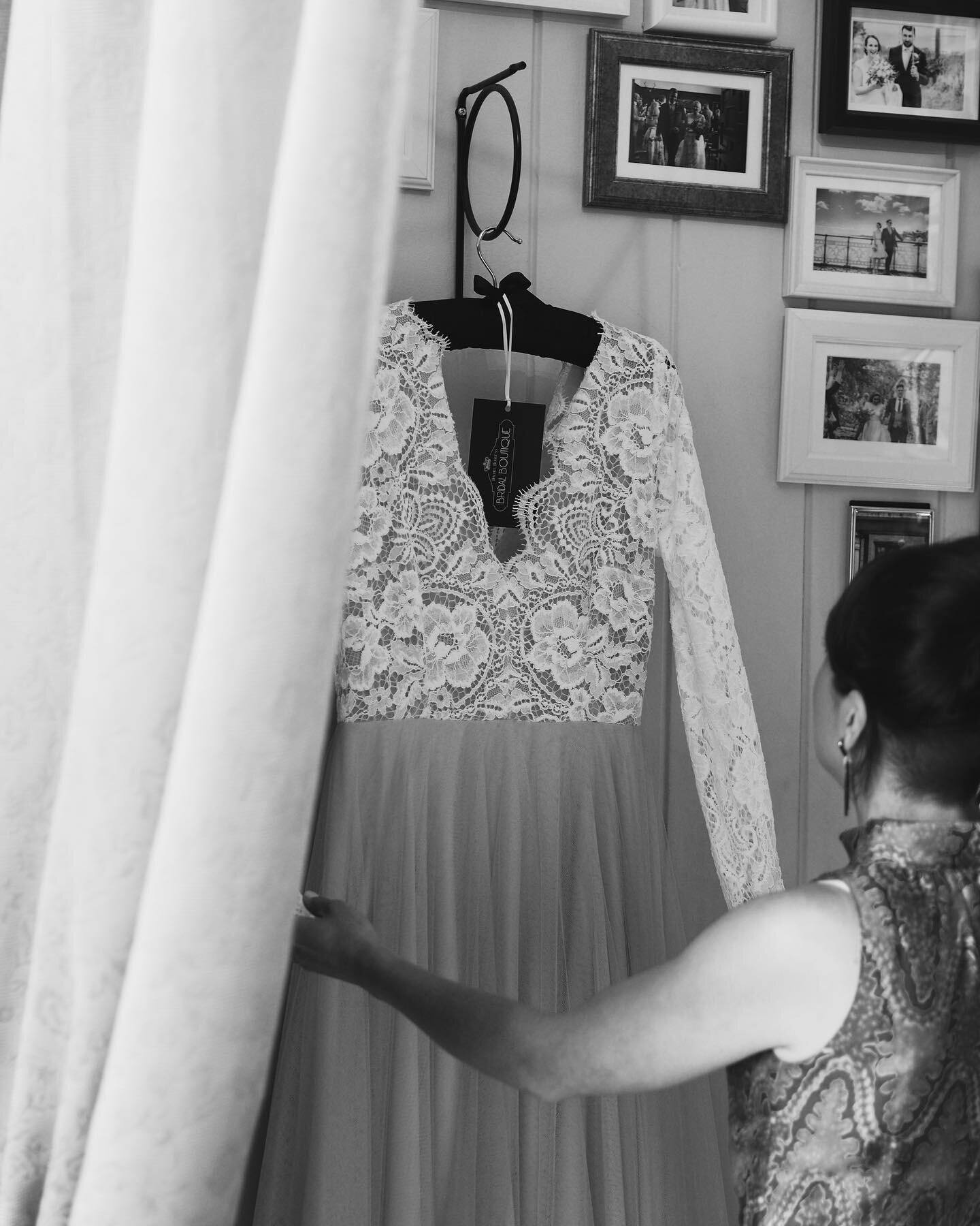 Morning! Happy Saturday to you! Goodness me, Mother Nature was WILD yesterday wasn&rsquo;t she?! 🍃 The weather seems to have calmed down again now &amp; it&rsquo;s super cosy in the Boutique which is all set to meet today&rsquo;s glorious Brides! 🤍